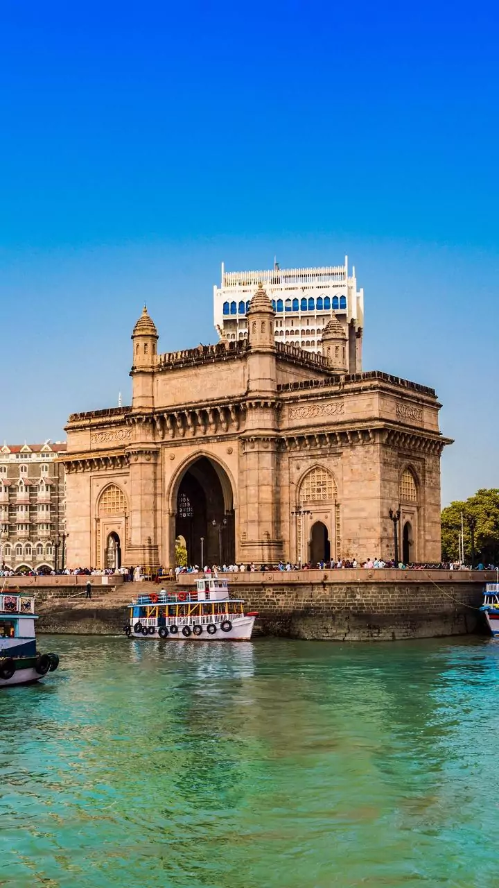 Rupee rises 17 paise to close at 89.88 (provisional) against US dollar