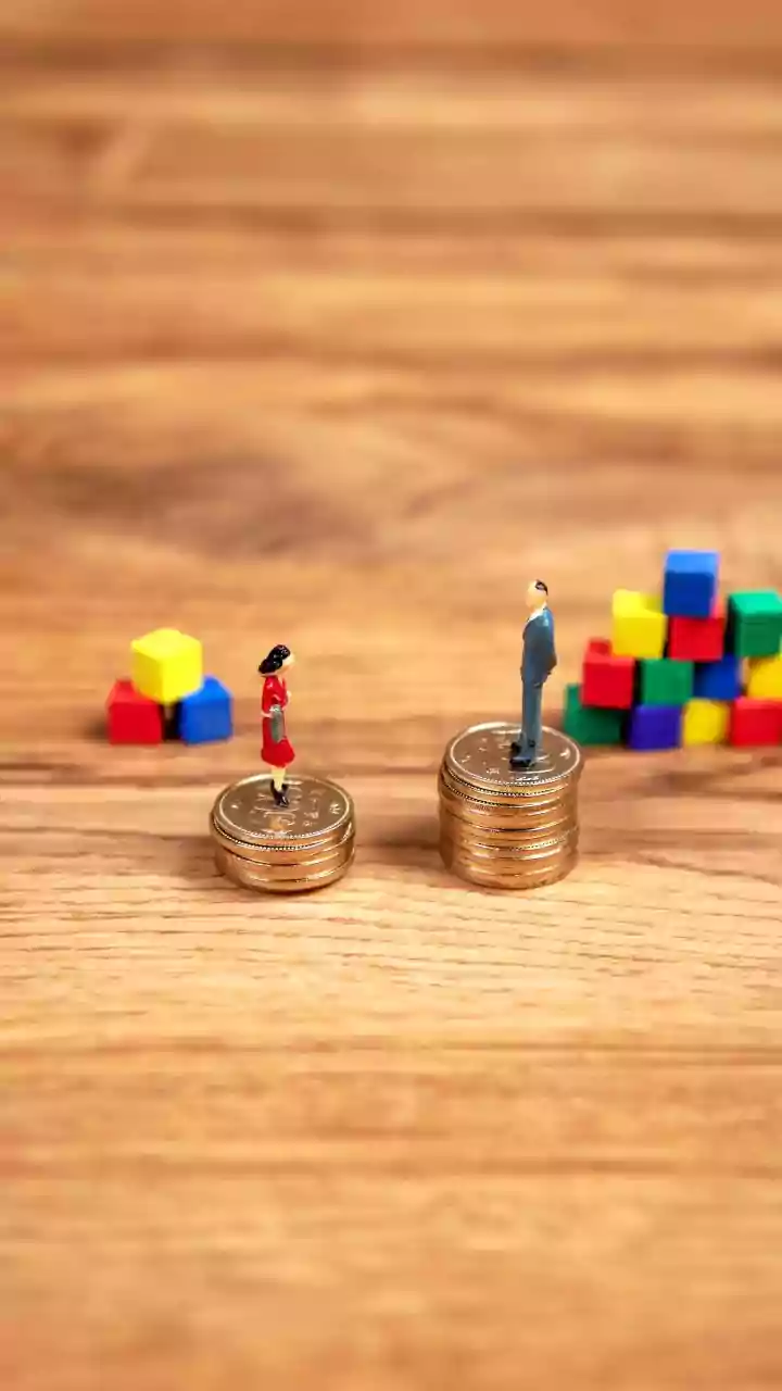 World's 12 richest people have more wealth than poorest half