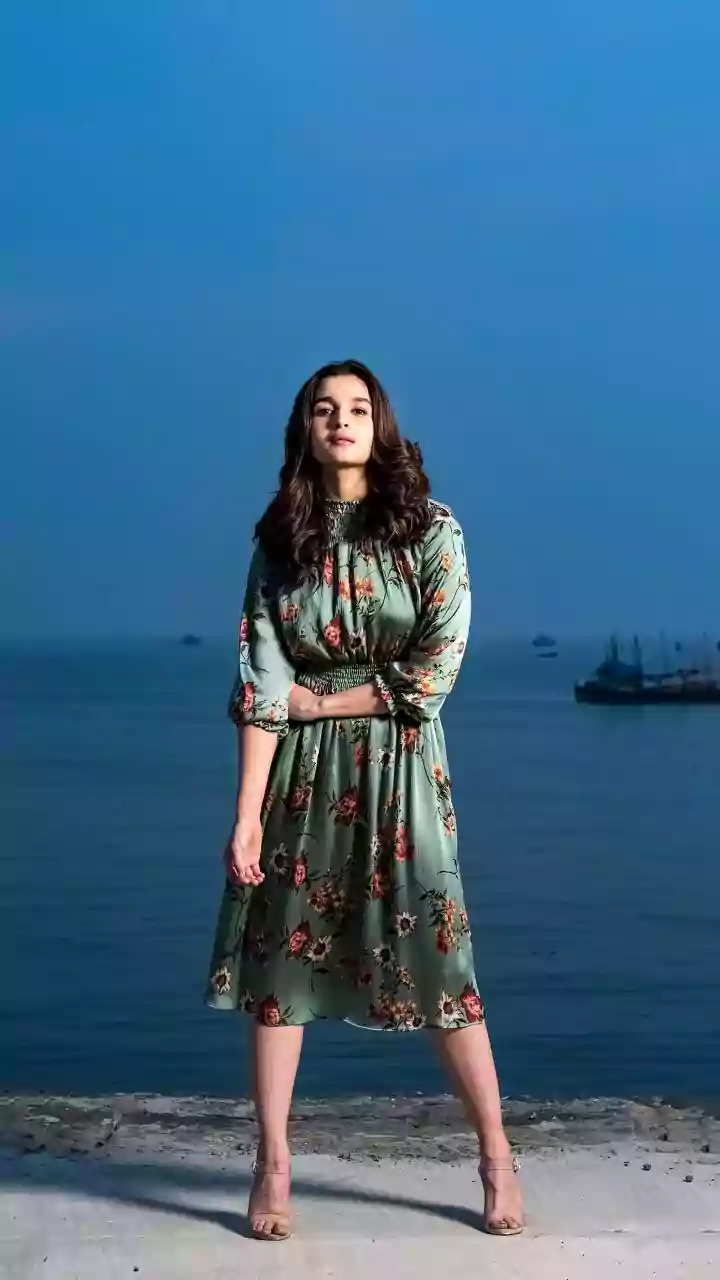 Alia Bhatt Oozes Vintage Elegance In A 1955 Black Balmain Dress At Red Sea Film Festival