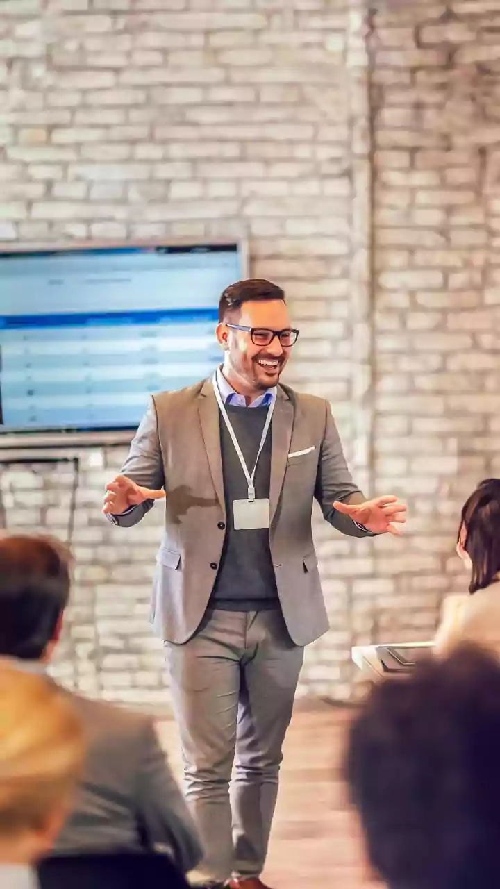 Generative Training Programs Revolutionize Corporate Customer Strategy Teams Seamlessly