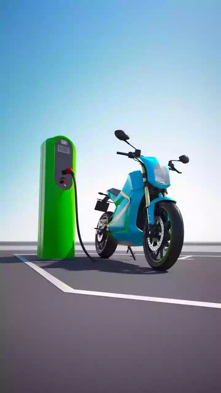 Royal Enfield's Electric Flyer Spotted: Flying Flea C6 Production Model Gears Up for India Launch