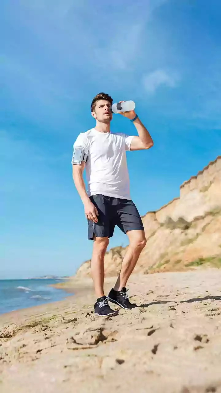Comfortable Eating After A Long Fast: Why Hydration Matters After Fasting