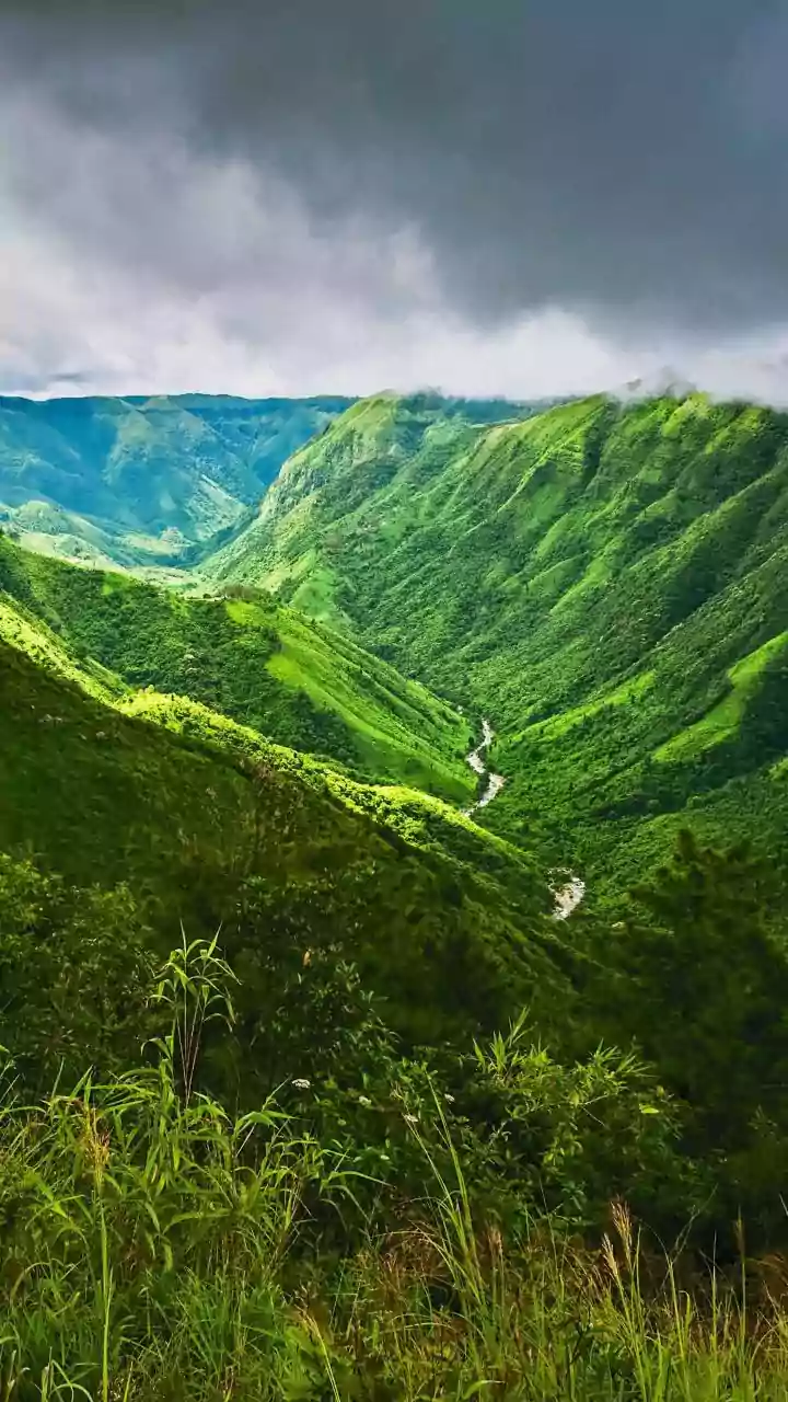 Meghalaya's Majesty: 5 Scenic Escapes Await in 2026
