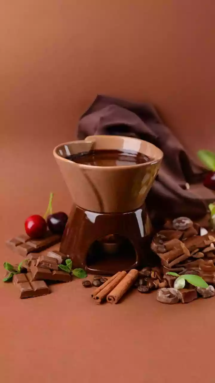 Quer impressionar no Dia dos Namorados? Faça este fondue de chocolate em poucos minutos