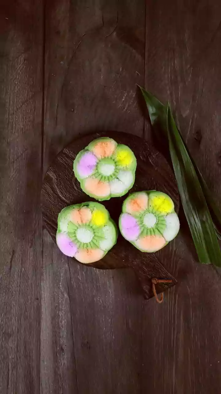 The Japanese Sweet Looks Like Modak Without Being The Same Dish: What It Means In Practice