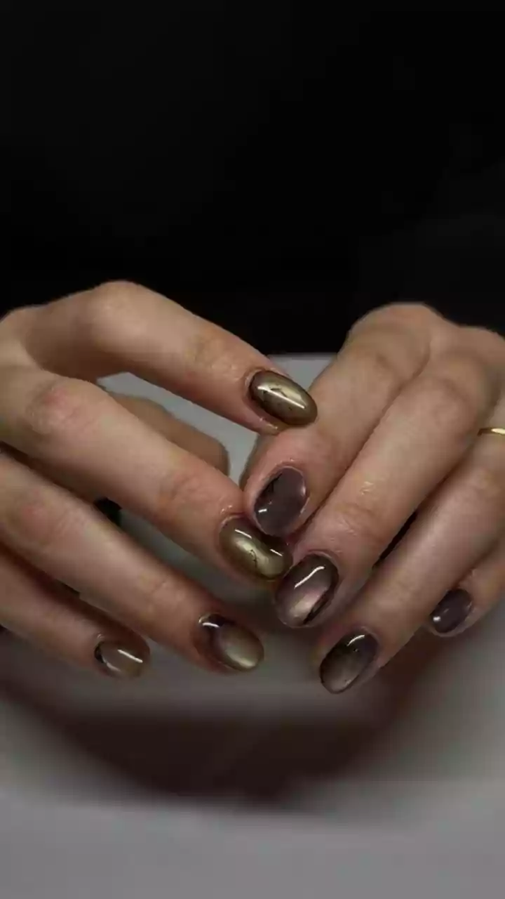 Nuance nails: conheça a tendência de unhas brilhantes e efeito dimensional