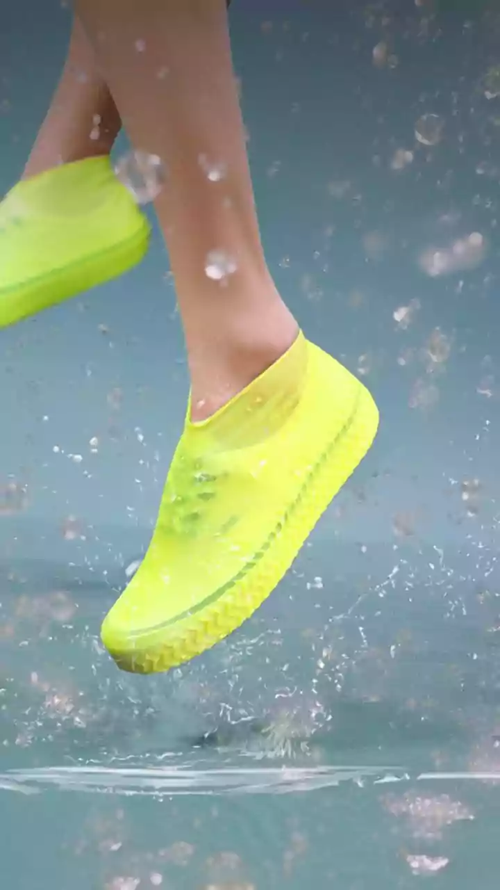 A Closer Look at Walkable Shoes over Delicate Styles in the 2026 Monsoon-Footwear Shift