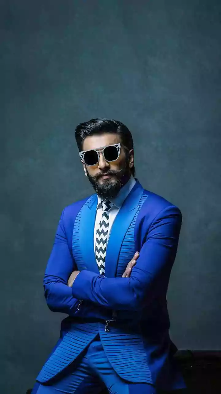 Ranveer's Kurta Chaos: 8 Wedding Season Looks!