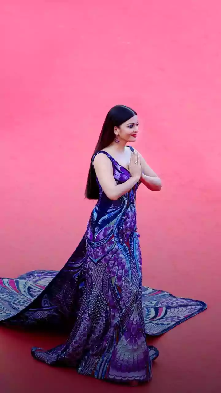 Aishwarya Rai Bachchan’s Purple Lips To Aditi Rao Hydari’s Sindoor: 5 Iconic Bollywood Cannes Fashion Moments