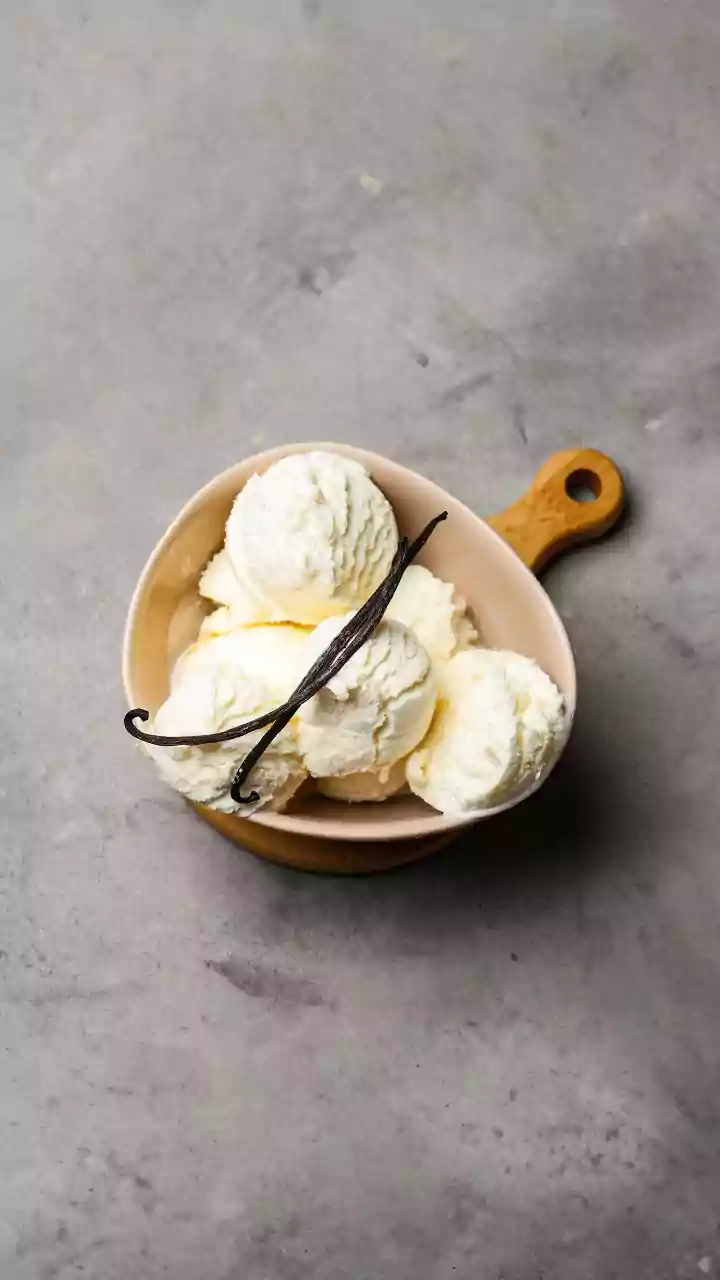 This Crazy Vanilla Scoop Upgrade Is Taking Over Delhi Feeds
