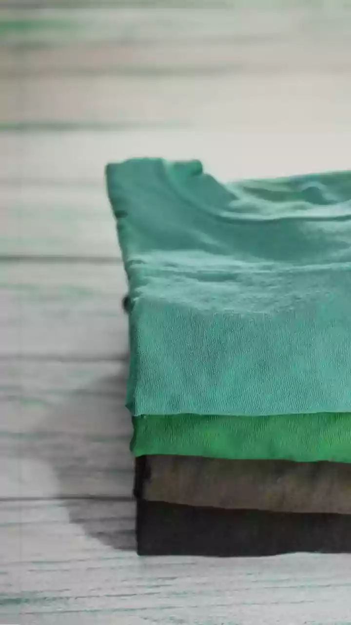 7 Chic Cotton & Tank Tops: Your Wardrobe Essentials!