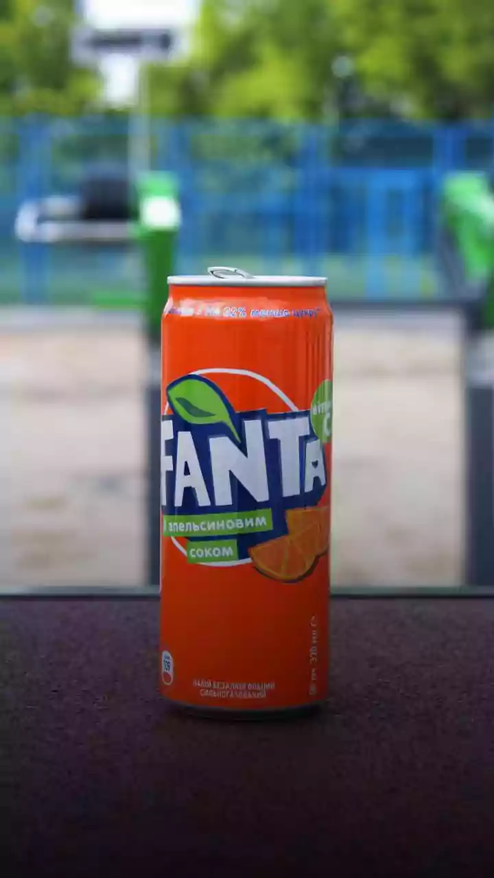 Blast from the Past: 7 Iconic '90s Drinks You May Have Forgotten