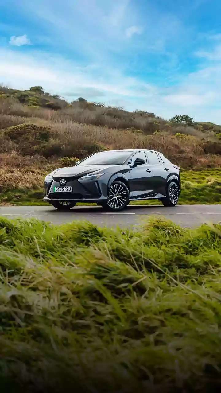 Como anda o Lexus RZ 500e, elétrico de luxo mais barato que muitos híbridos