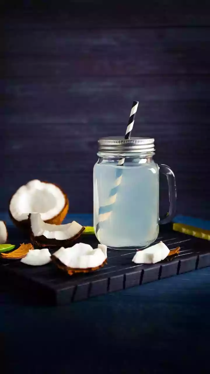 Água, isotônico ou água de coco: o que beber no jogo?