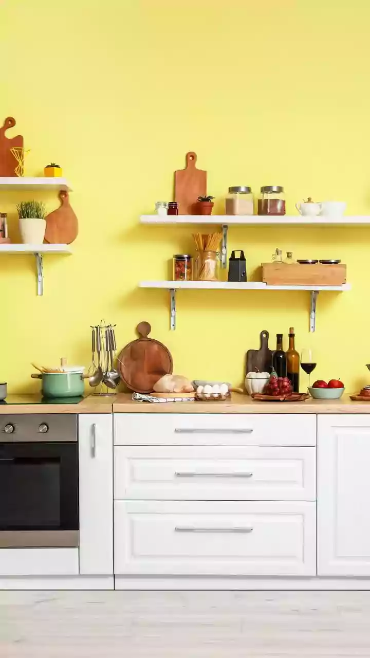 Too Many Last-Minute Dishes Can Overload a Small Kitchen