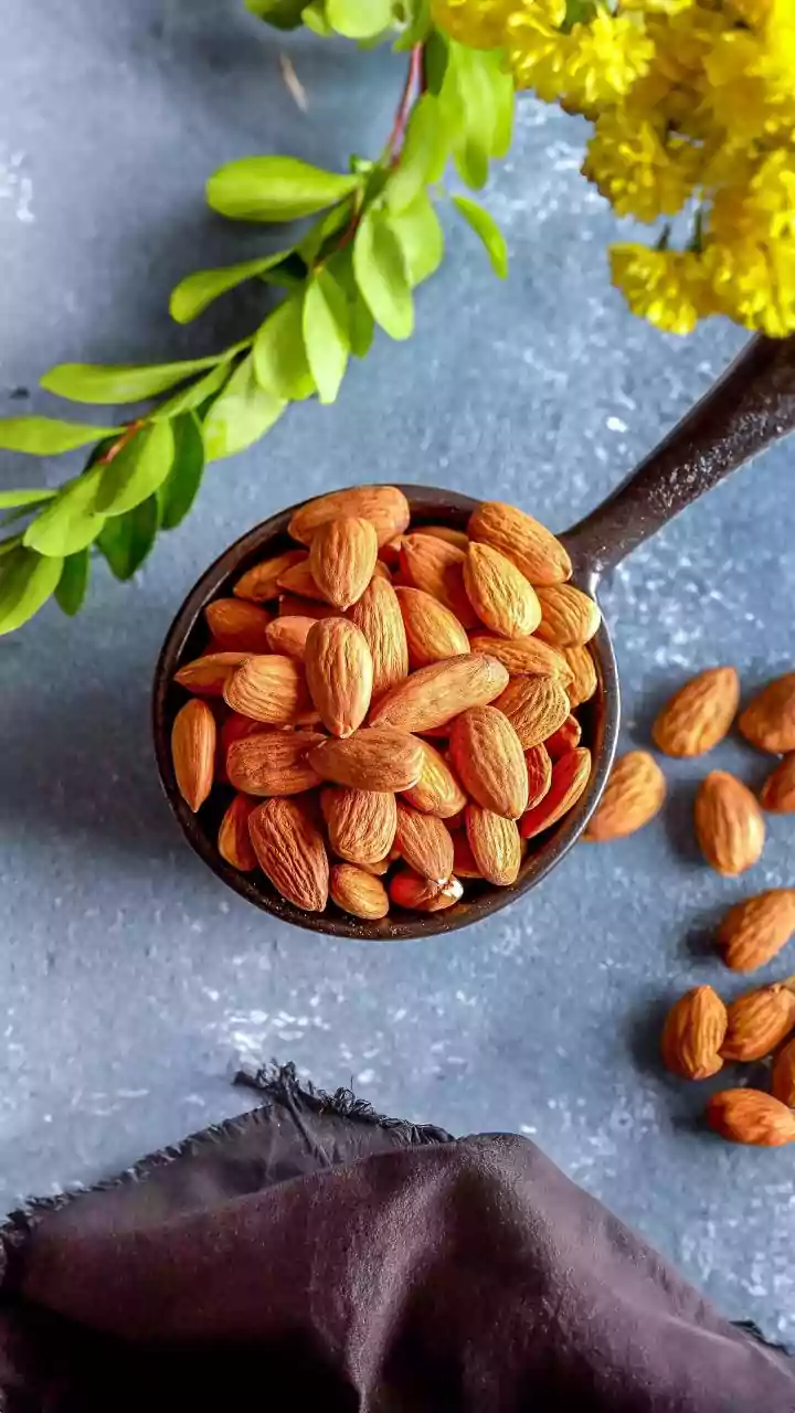 Unsalted Almonds Make a Compact Monsoon Snack With Vitamin E