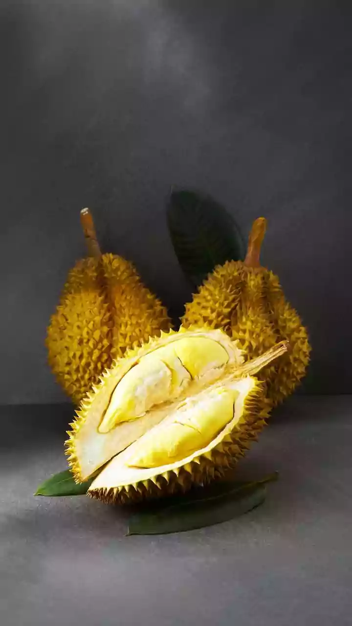 5 Pantangan Makan Durian: Jaga Kesehatanmu!