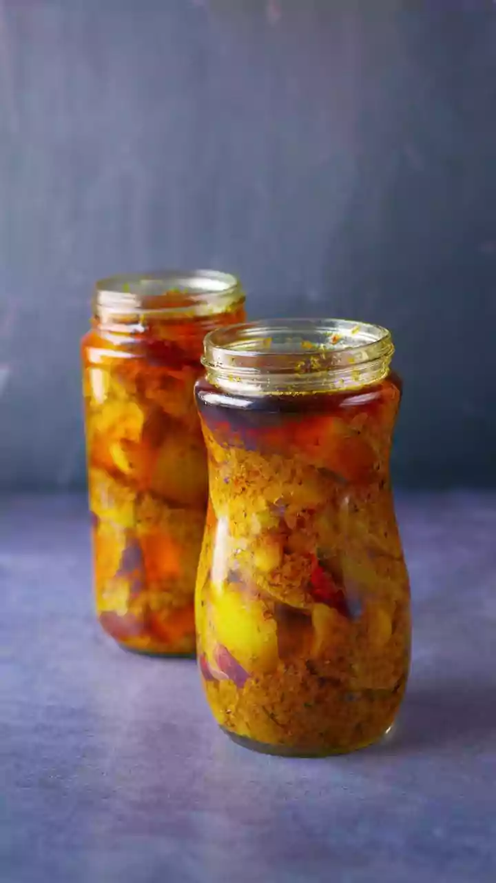 IIT Kharagpur Students' Achar 'Jugaad': Turning Storm Debris into Delicious Mango Pickle