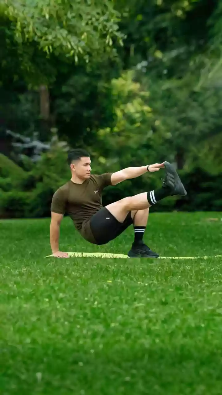 Does outdoor yoga boost flexibility more than garden calisthenics?