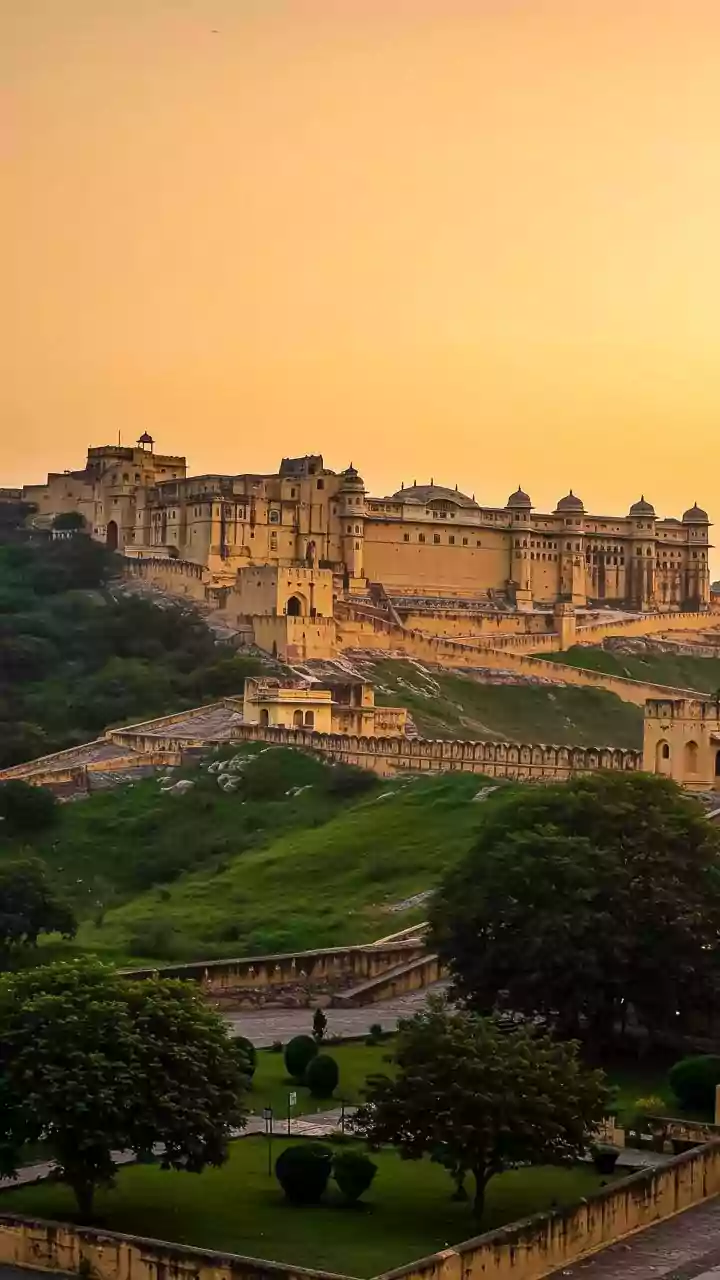 Jaipur residents hold silent protest over Aravalli protection