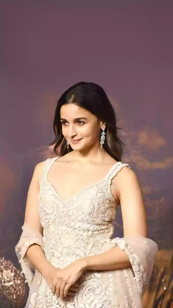 Alia Bhatt Announces New Movie 'Don't Be Shy', Actress To Produce Film With Sister Shaheen Bhatt