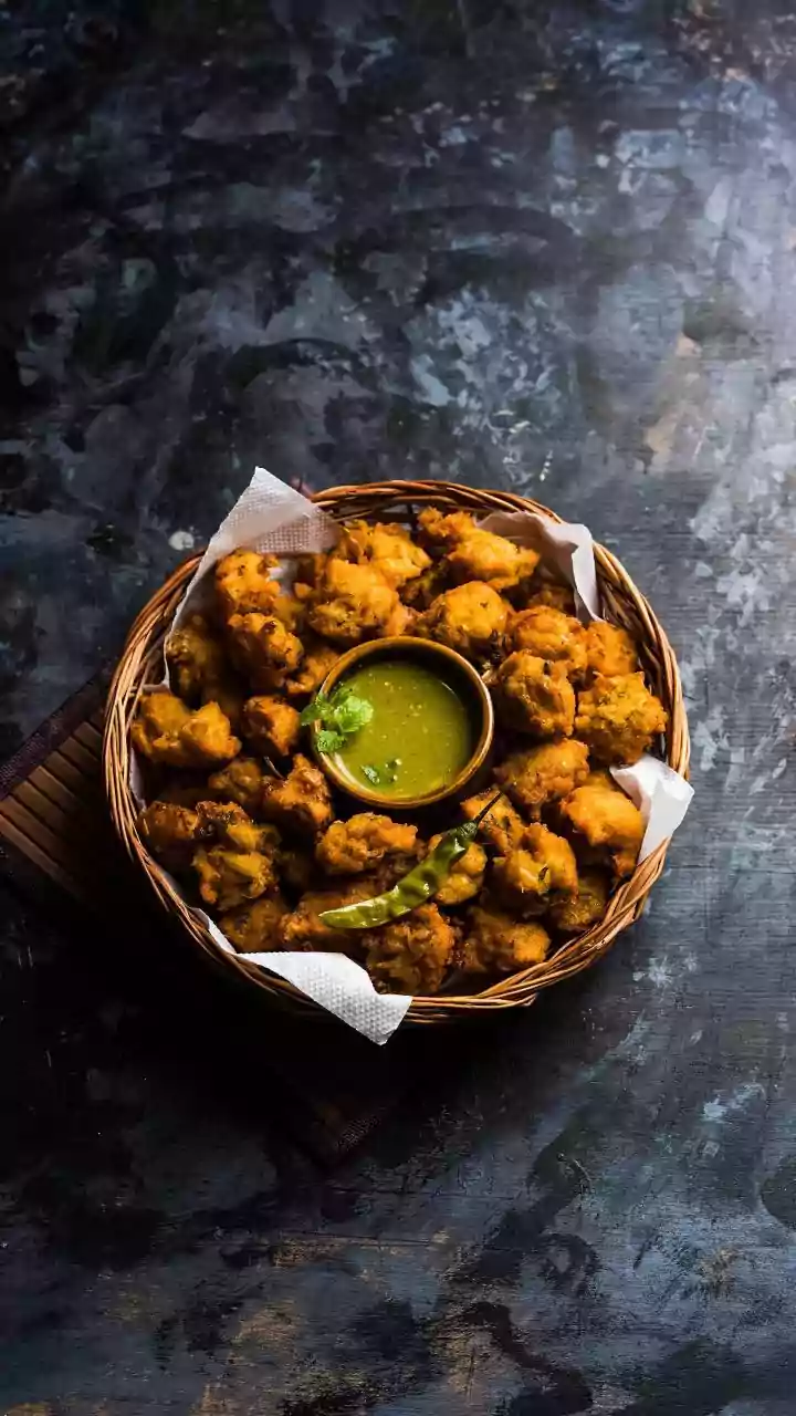 The Psychology of Monsoon Snacking Raises New Questions About Ritual, Texture and Sensory Memory