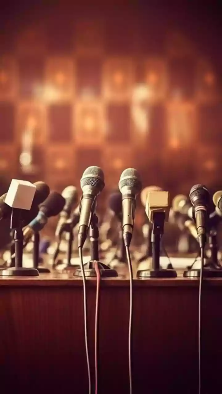 Open Peer Review Lets Readers Inspect More of the Editorial Process
