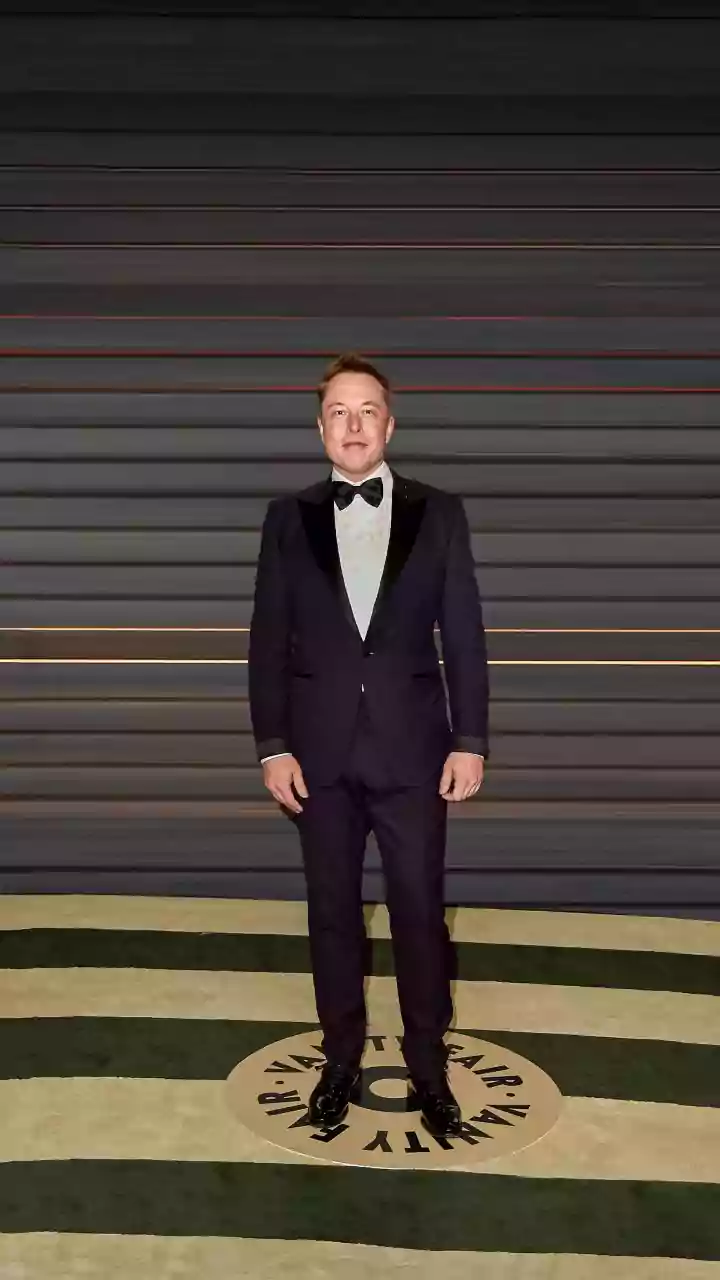 Musk is the first individual to surpass $700B net worth