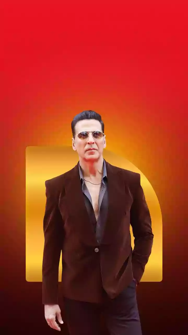 'I Am Scared, Salute To Women': Akshay Kumar Tries Dancing In Heels, Leaves Farah Khan & Fans Impressed - Watch Video