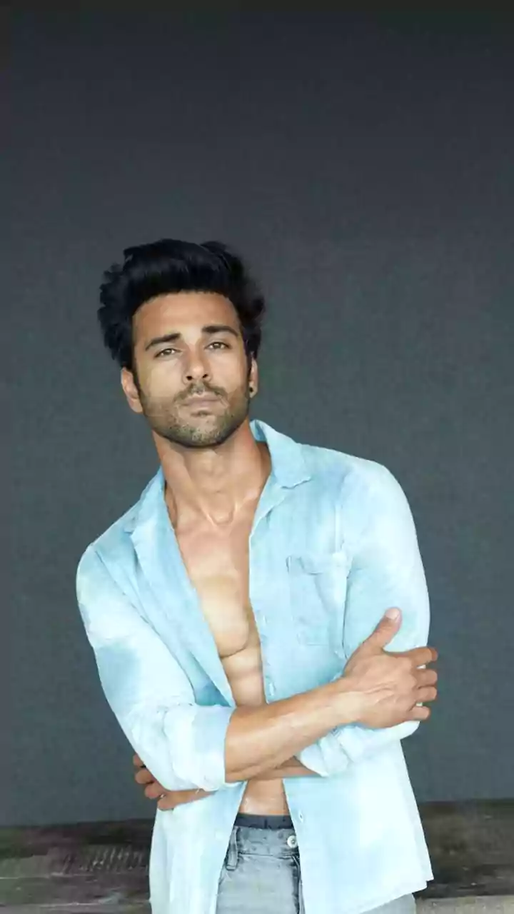 Rahu Ketu's Laughter: Pulkit & Varun's Comic Journey