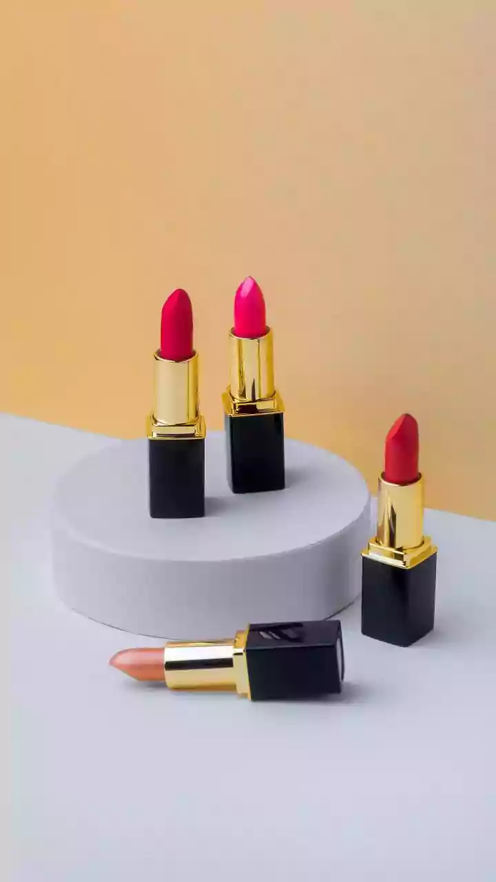 8 Long-Lasting Matte Lipsticks: Your April Afternoon's Unmoving Color Companions