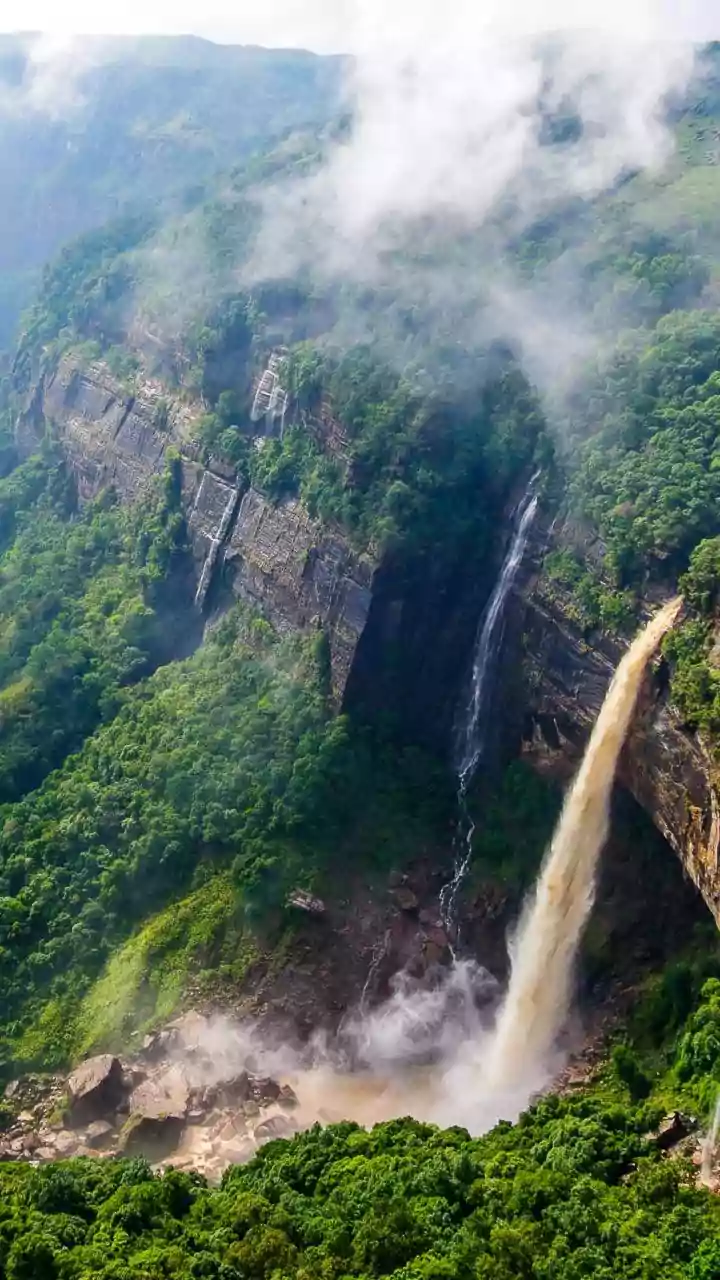 Arunachal and Meghalaya orange alert: very heavy rain May 25-27, what trekkers should skip