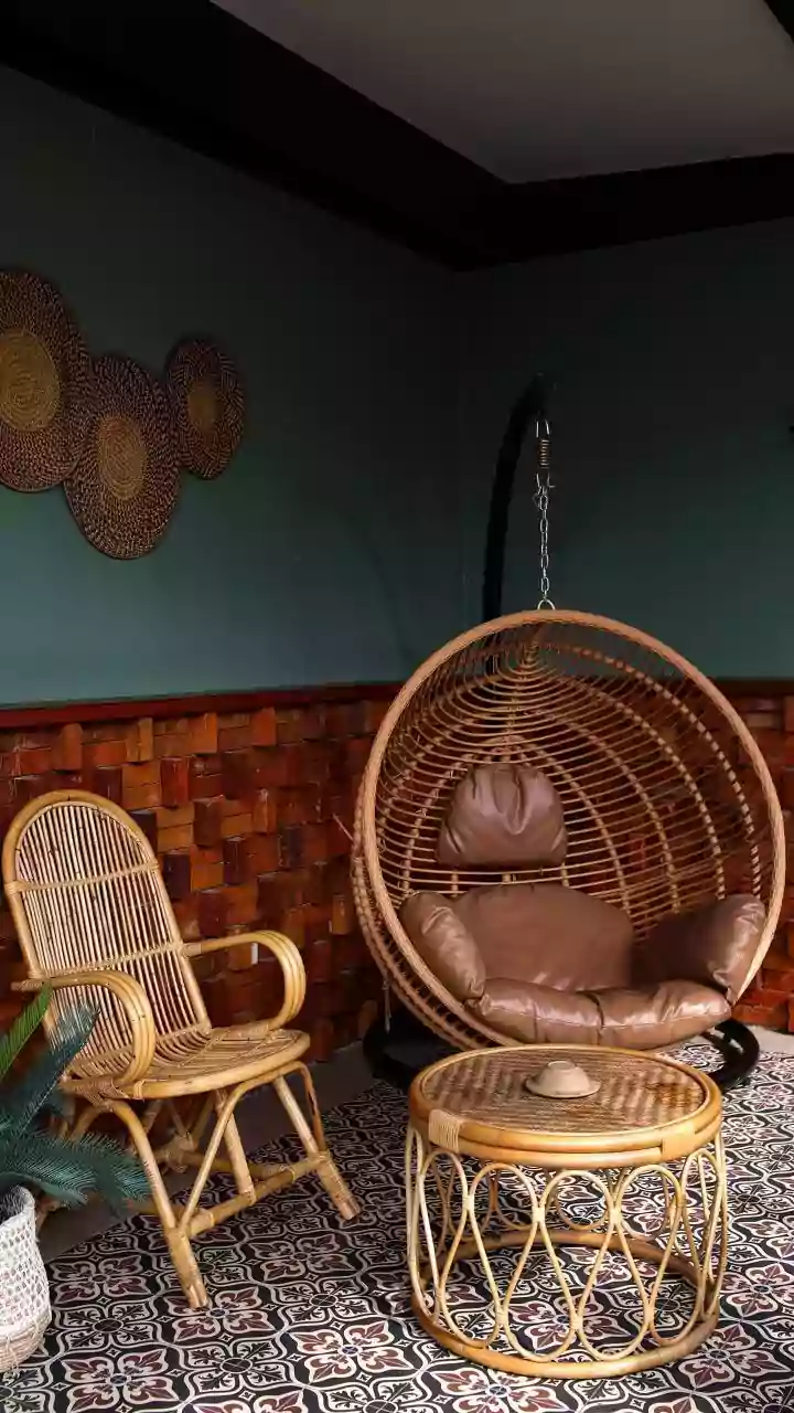 Rattan And Shells Add Soft Summer Drama