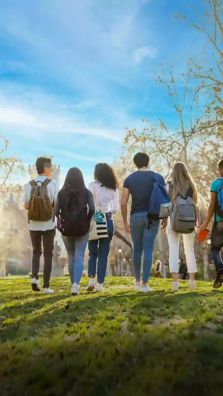Understanding Gen Z: Navigating Challenges & Fostering Connections
