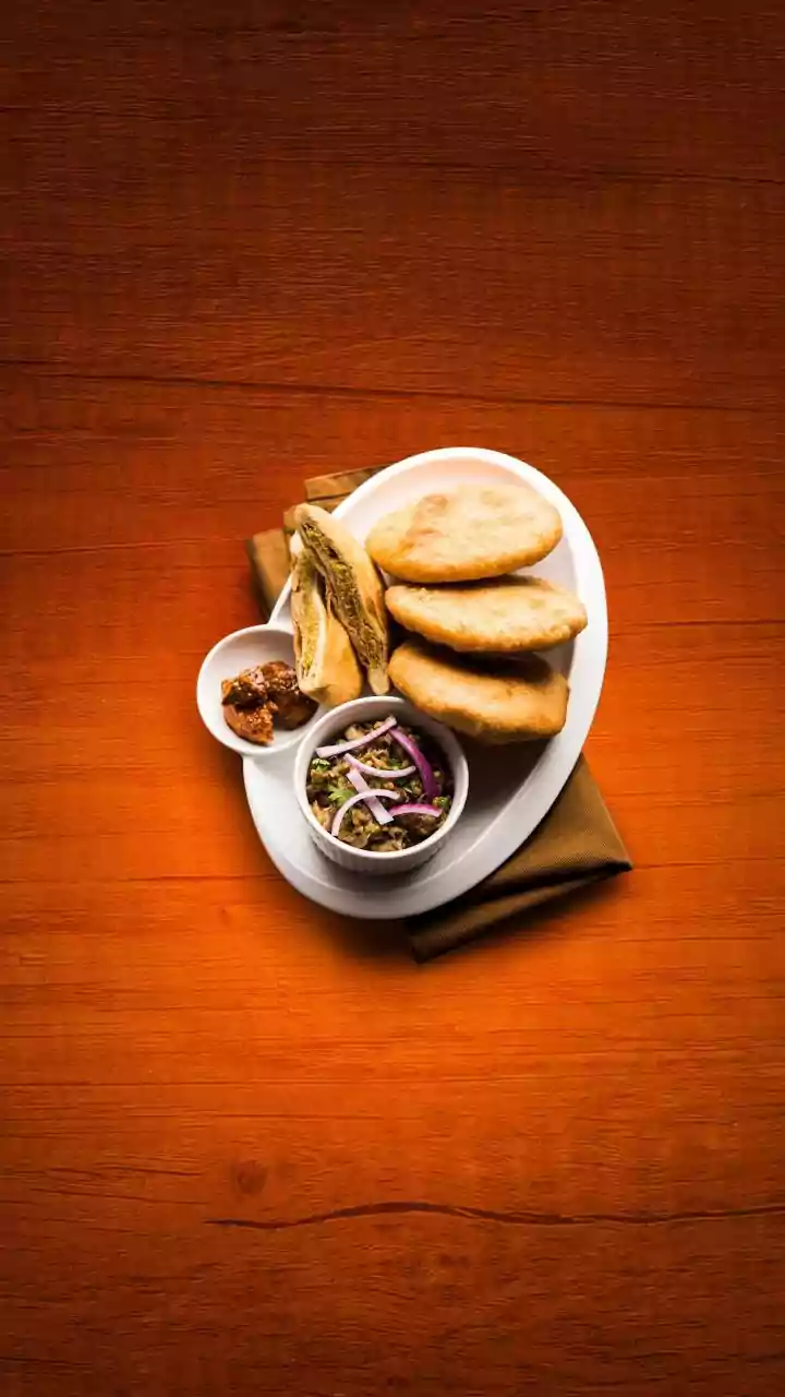 Culinary Delights: Exploring Global Flavors and Kitchen Wisdom