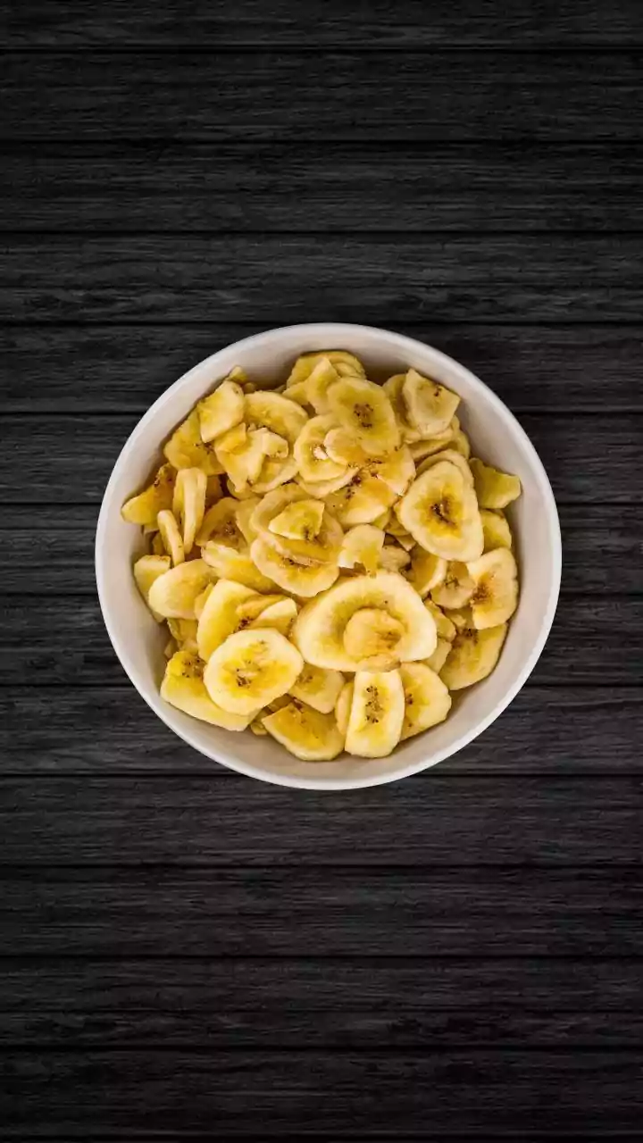 Guilt Free Snacking Make Oven Baked Banana Chips And Roasted Makhana At Home