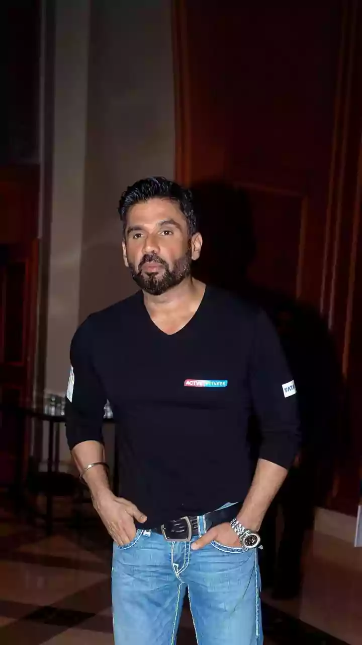 OG Border Star Suniel Shetty Recreates 'Maa Shakti De' Dialogue At Event With Son Ahan; See Latter's Reaction