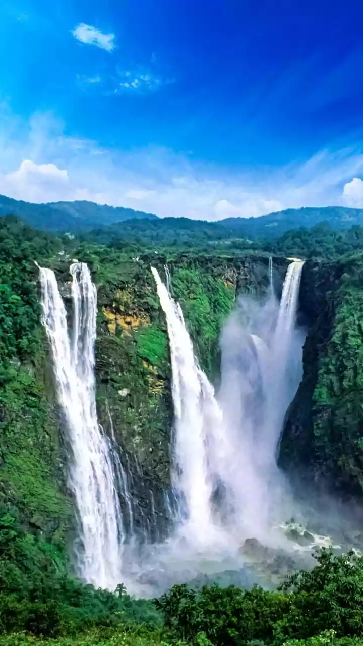 India's Monsoon Holiday Demand Climbs Across Hotels, Buses And Offbeat Destinations