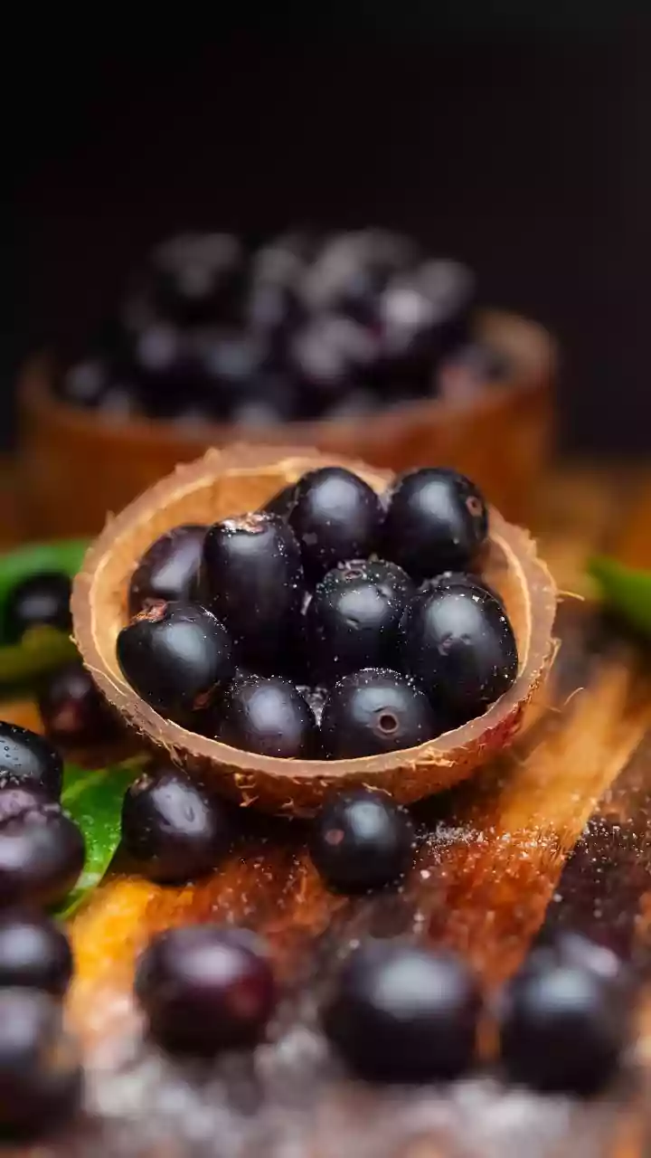 Freshly Crushed Jamun Fruit Upgrades Cold Brew Tea Blends Instantly