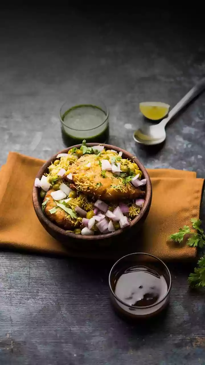 Sweet and Tangy Palak Patta Chaat Upgrades Stormy Afternoons