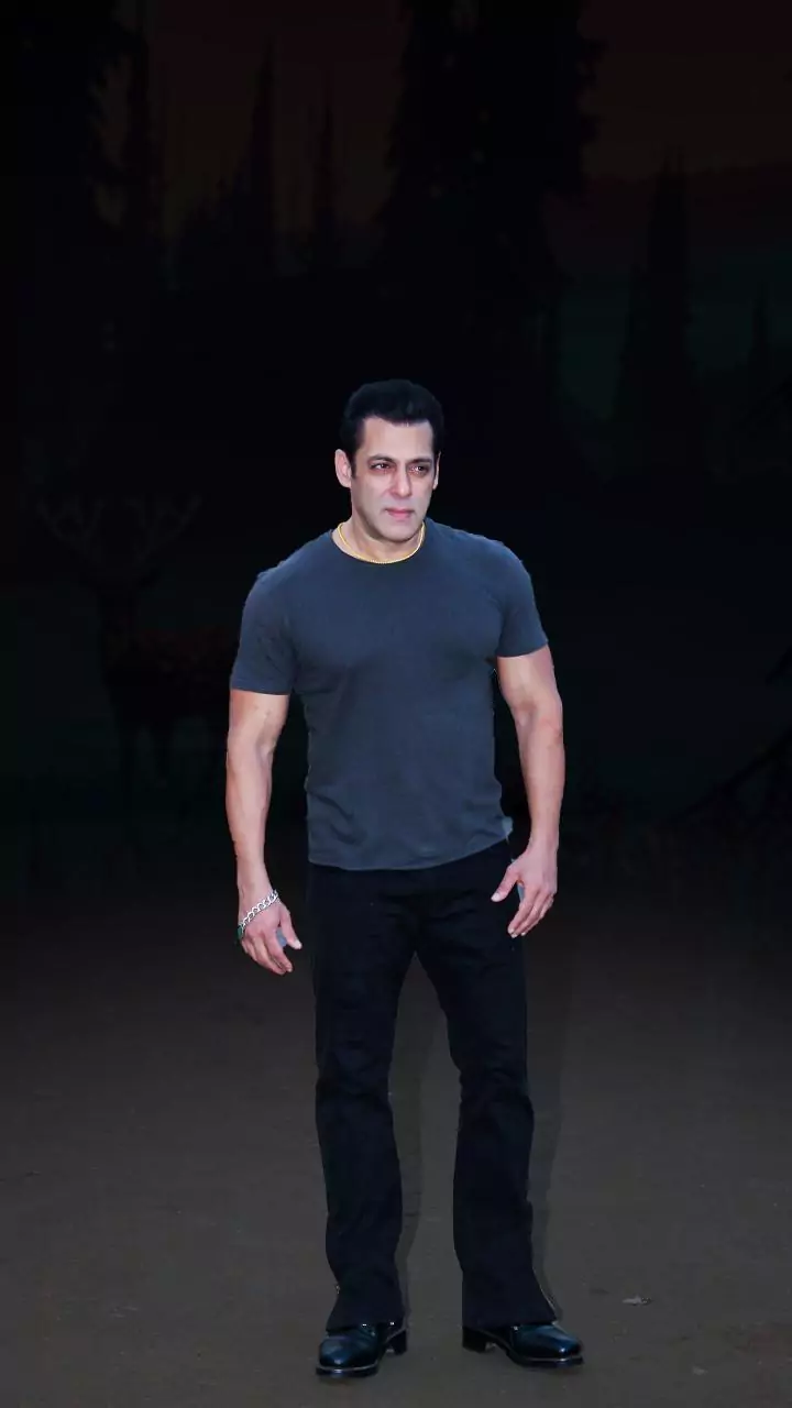 'The Seven Dogs' trailer: Salman Khan, Sanjay Dutt go international