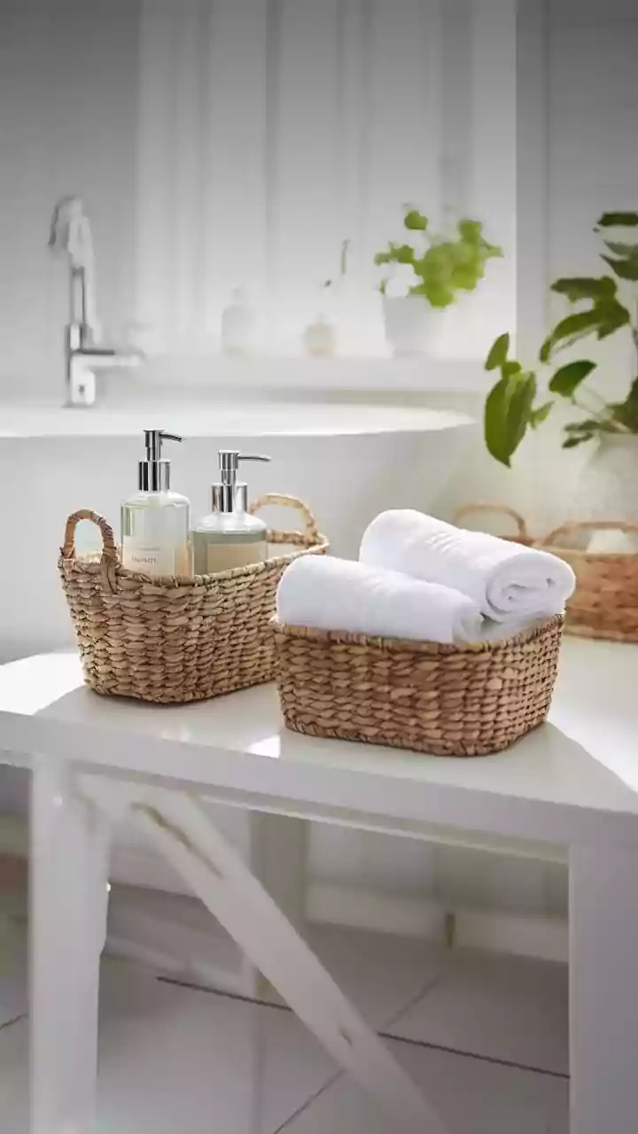 Banish Bathroom Odors: Simple Natural Deodorizers