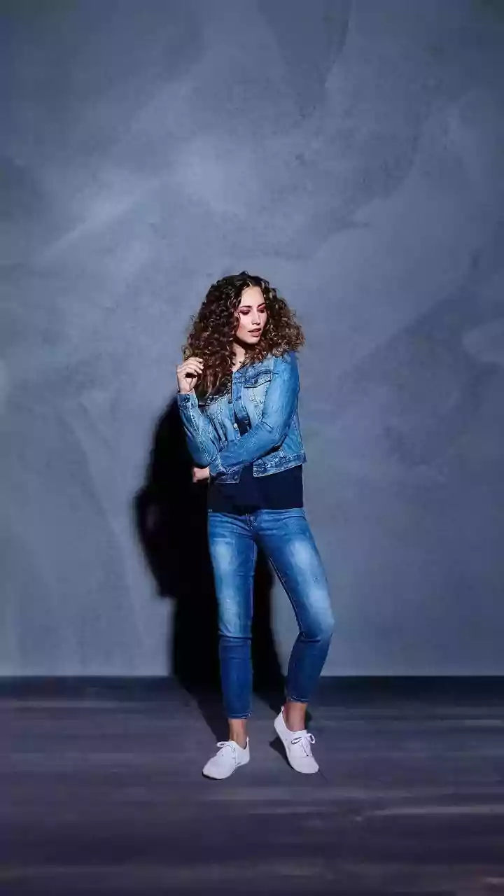 Comfort Meets Style: 8 Jeggings That Perfectly Mimic Jeans Without the Restriction