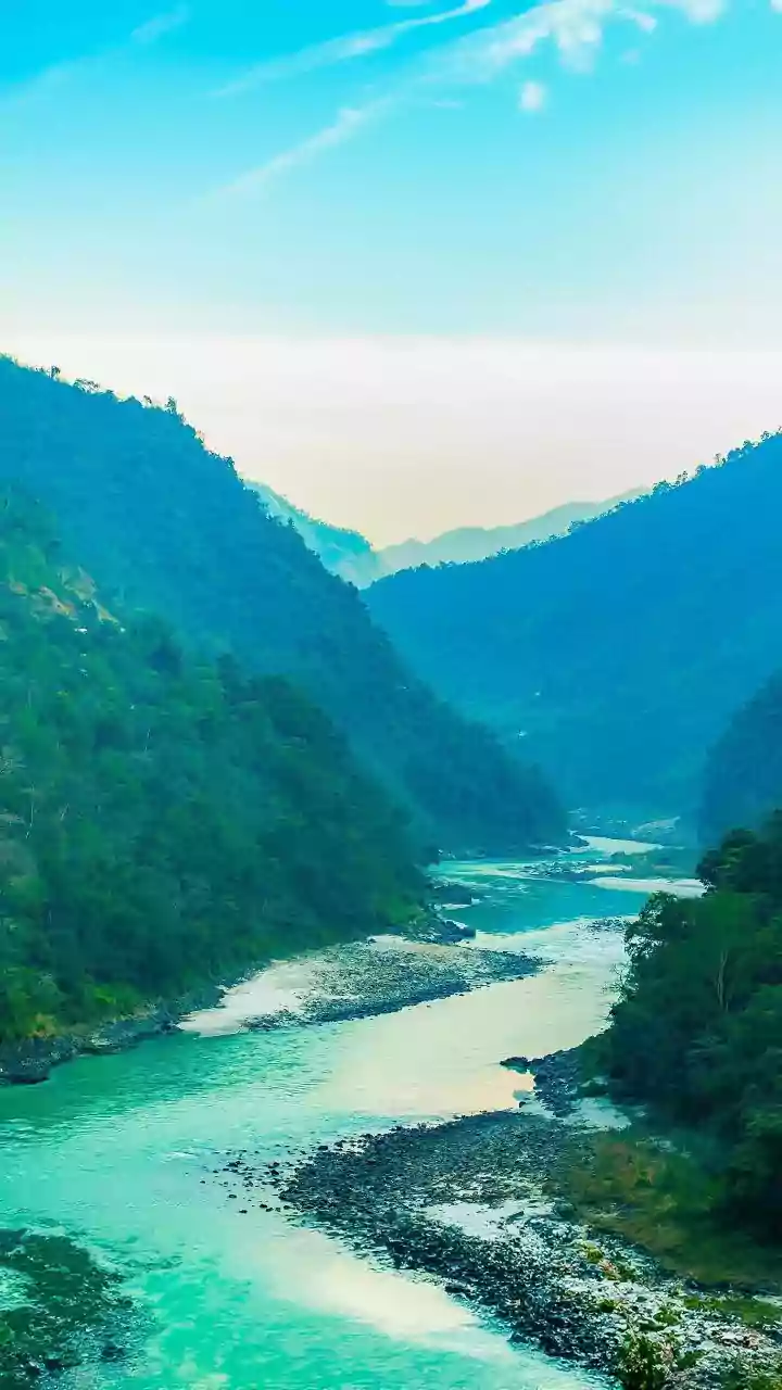 Meghalaya’s Secret River Trail That Feels Straight Out of a Fantasy Film