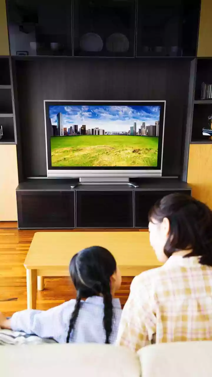 Short-Form Video Craze How Shorter Attention Spans Change How We Watch Feature Movies