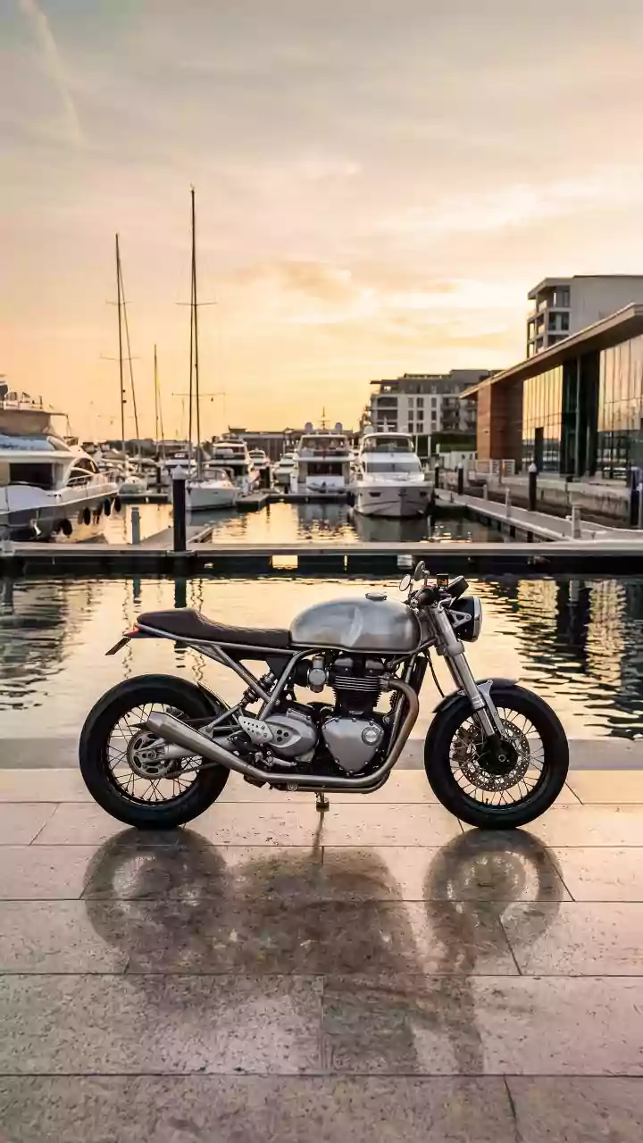 Royal Enfield Classic 350 Gets New Signature White Colour Option