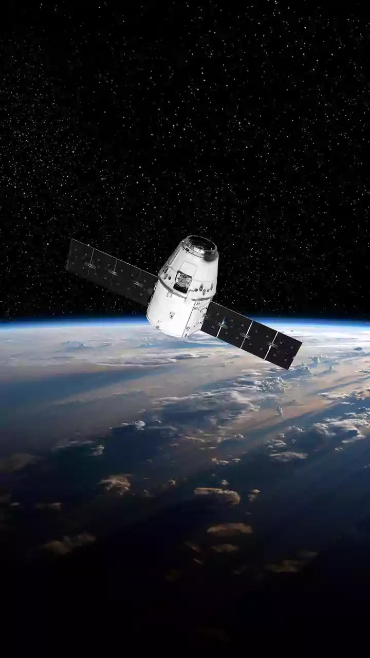 SpaceX seeks FCC nod to build data center constellation in space