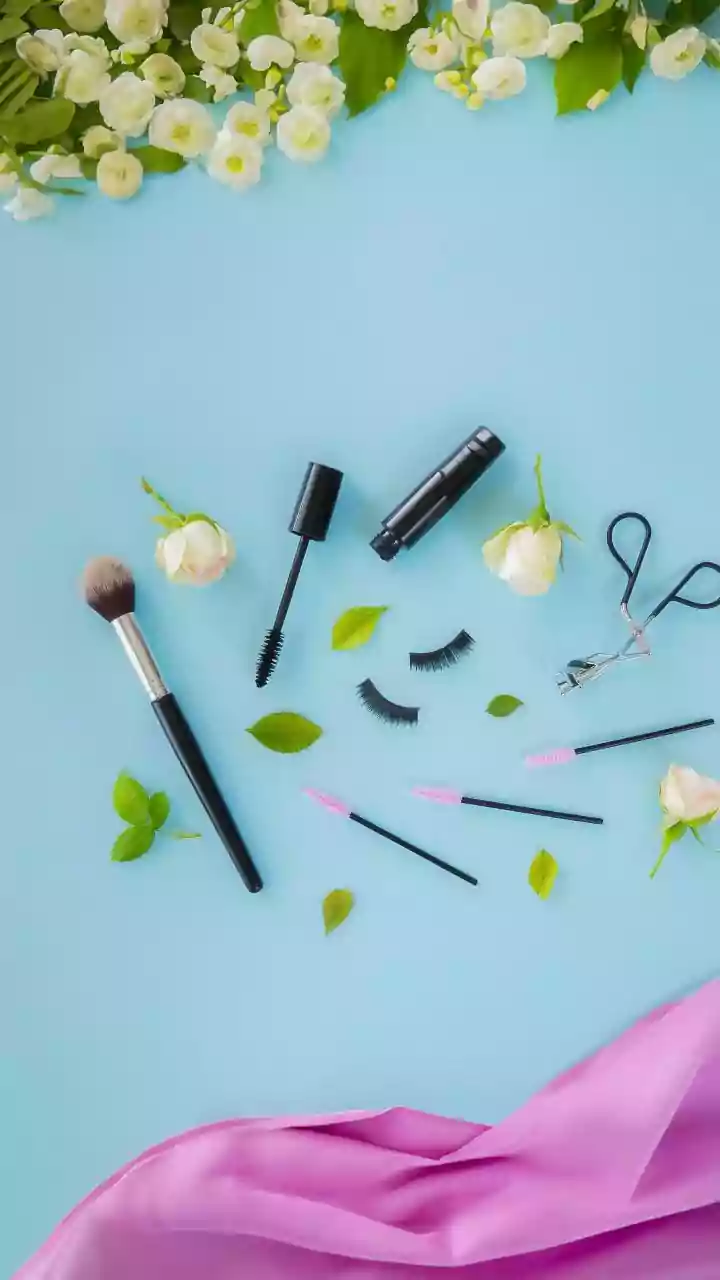 Why Brown Mascara Works With Every Soft Glam Look