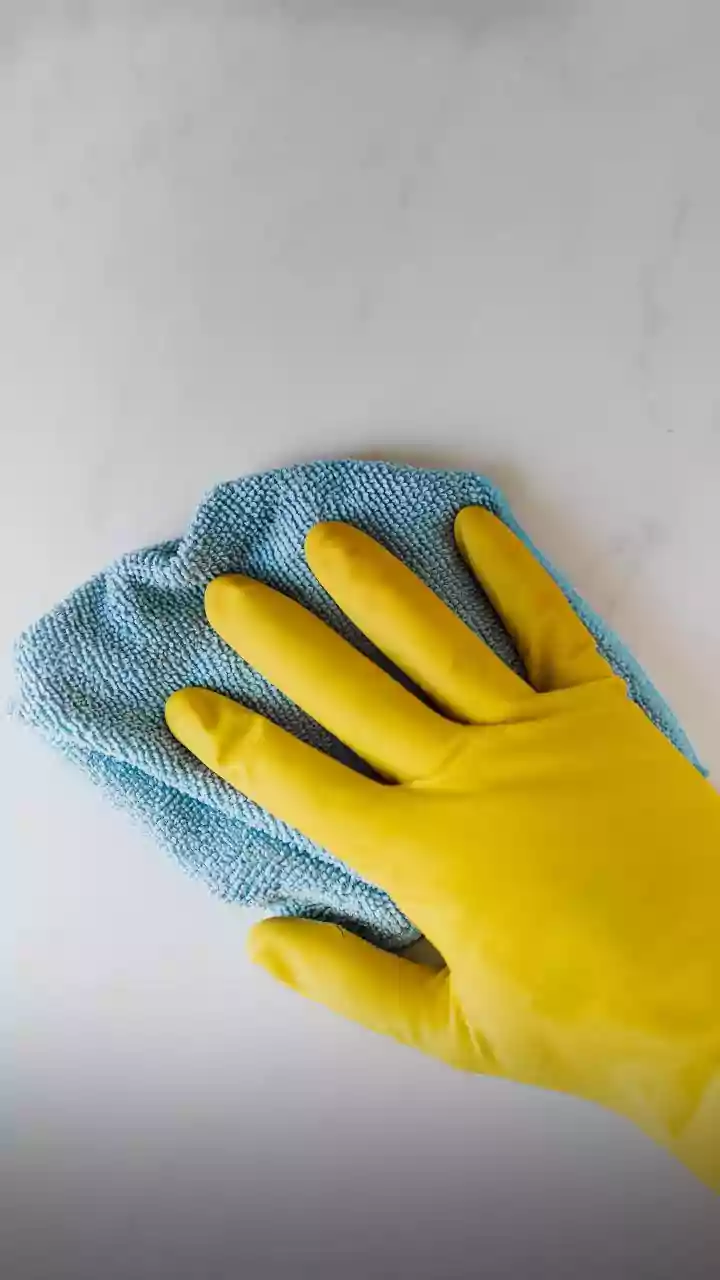 The Simple Science of Damp Dusting: Why a Moist Cloth Beats Dry