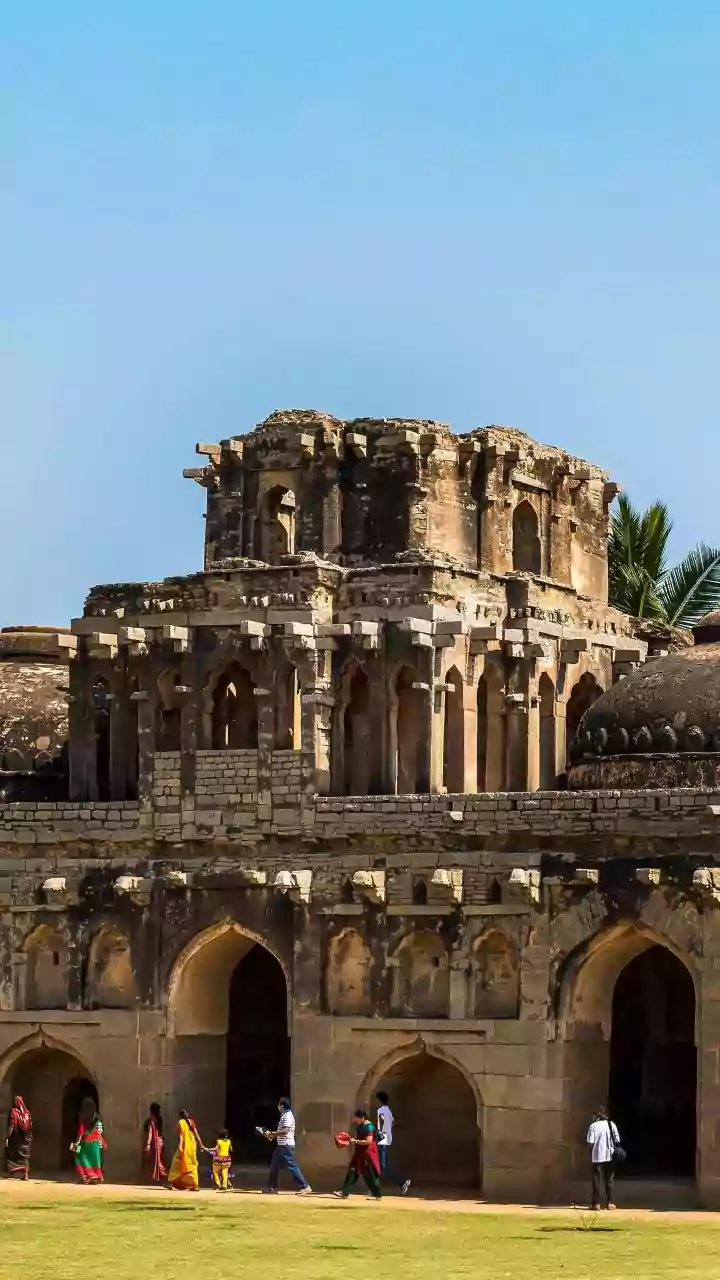 Young Travellers Want History With Snack Stops